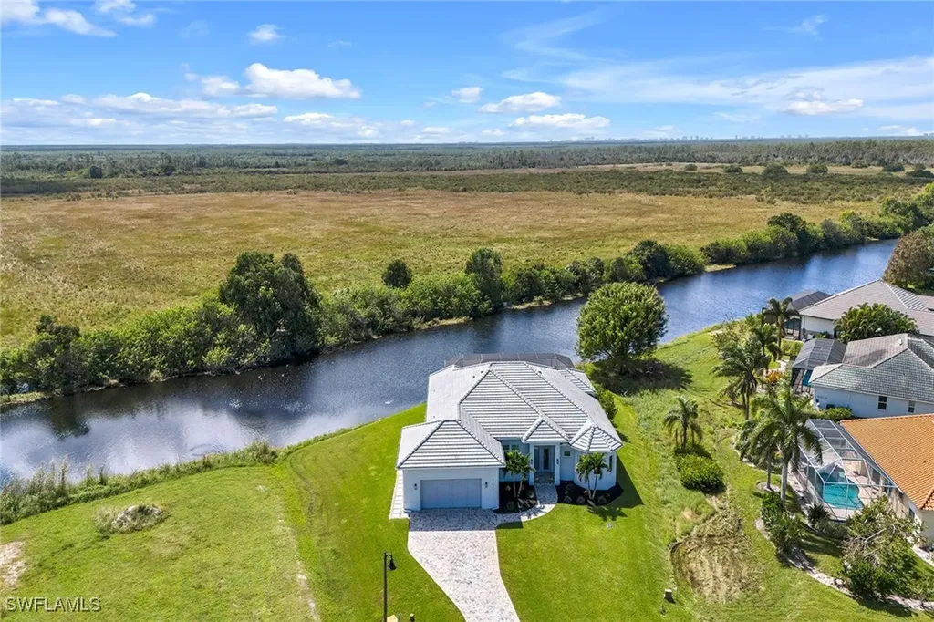 18601 Candletree Court Naples FL 34114