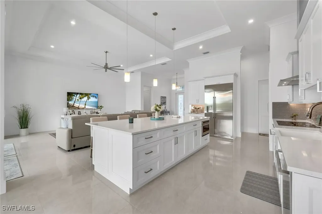 18601 Candletree Court Naples FL 34114
