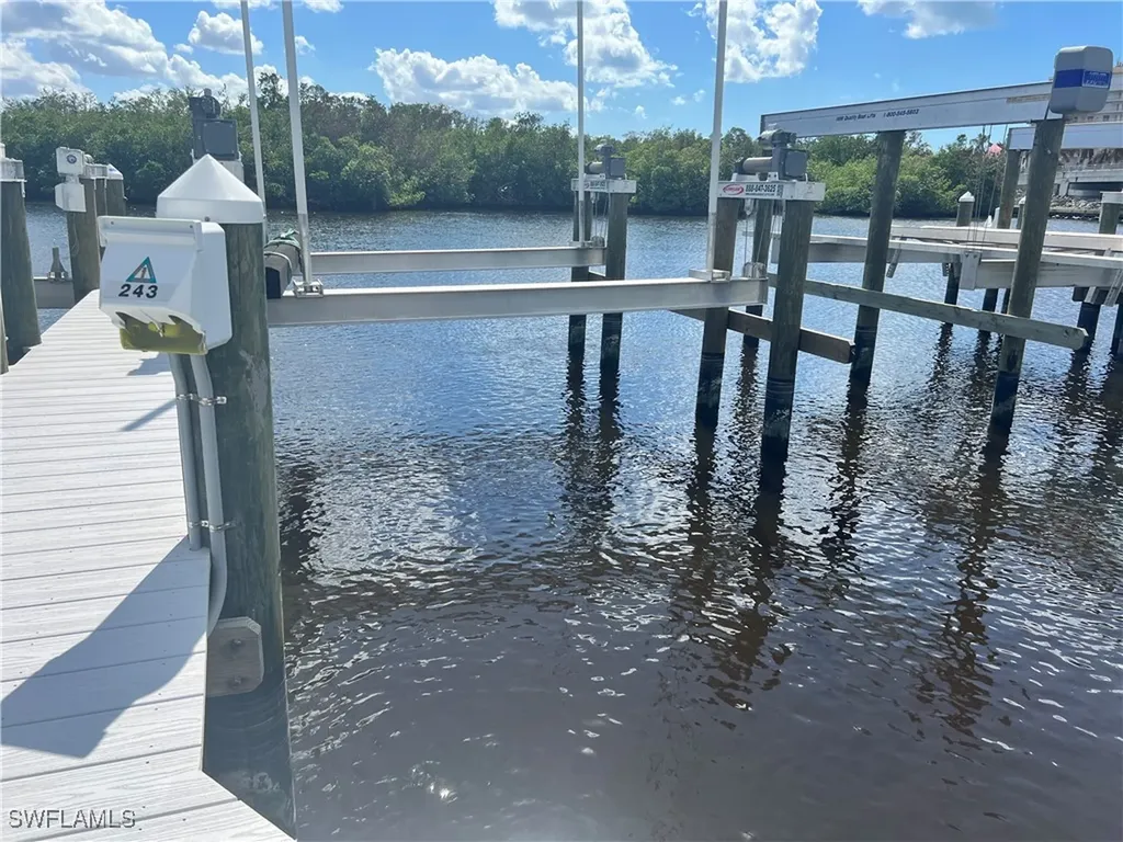 243D Wiggins Bay Drive Naples FL 34110