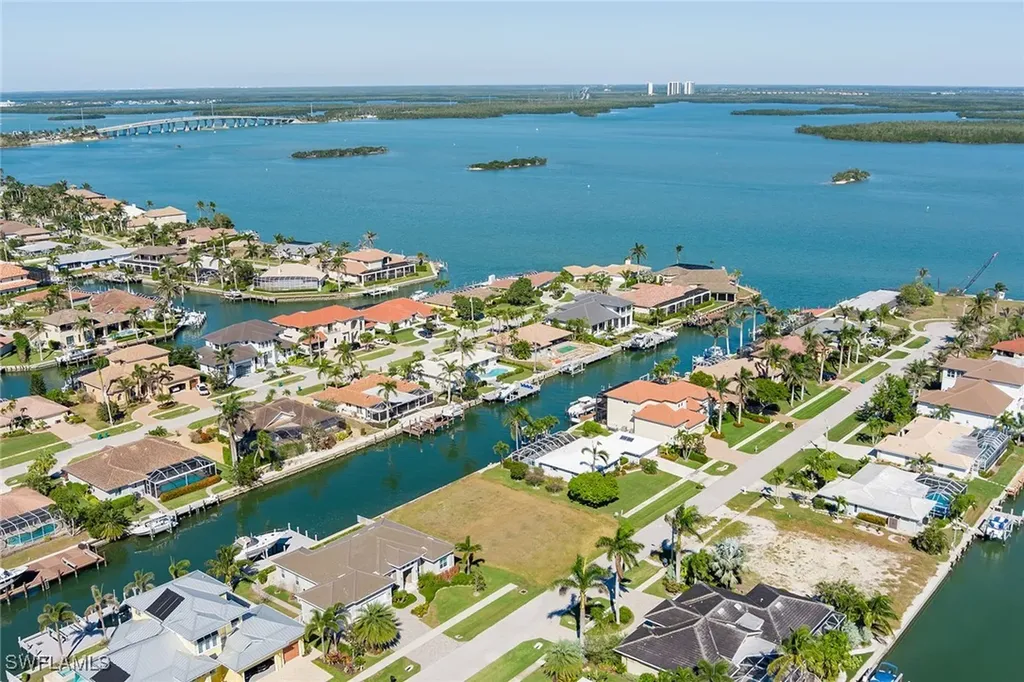 1748 Wavecrest Court Marco Island FL 34145