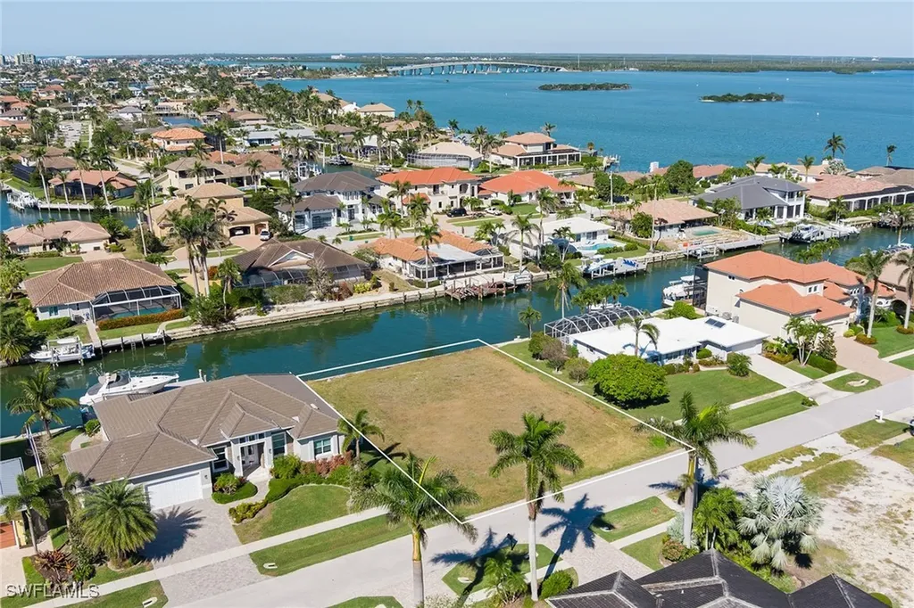 1748 Wavecrest Court Marco Island FL 34145