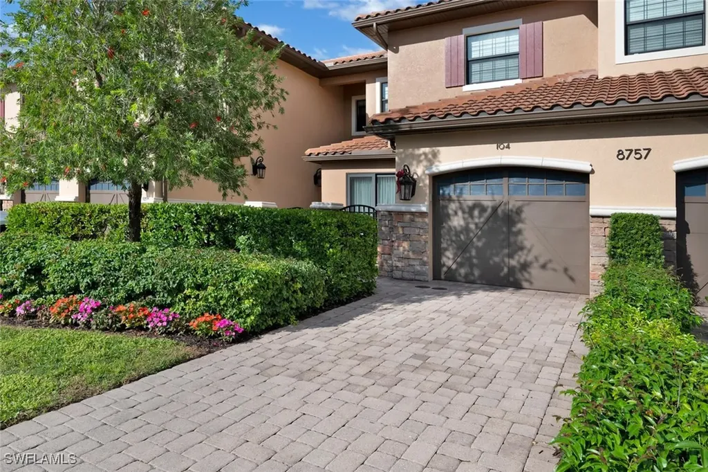 Naples FL, 8757 Bellano Court, Unit 6-104