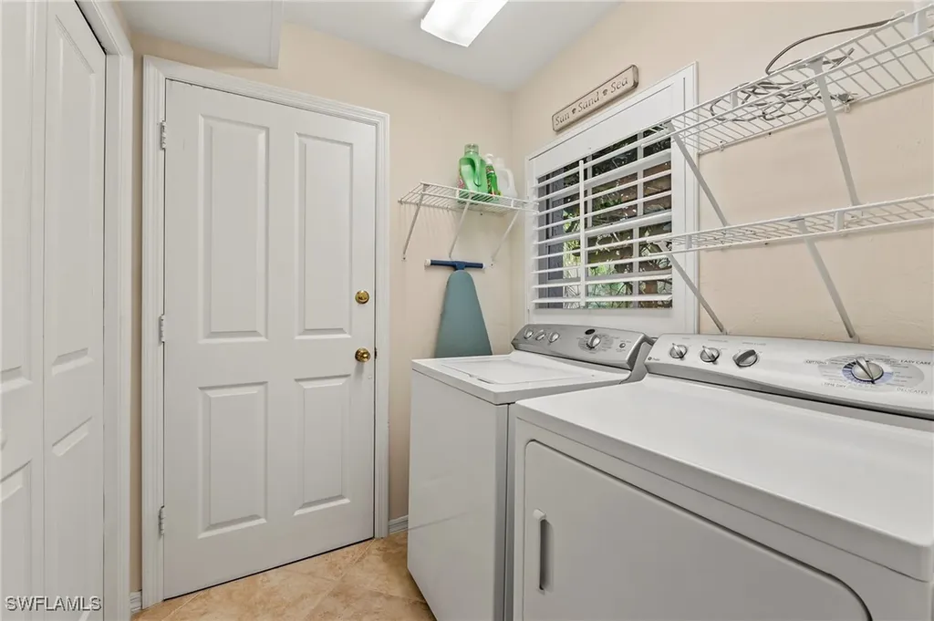 2852 Aintree Lane Naples FL 34112