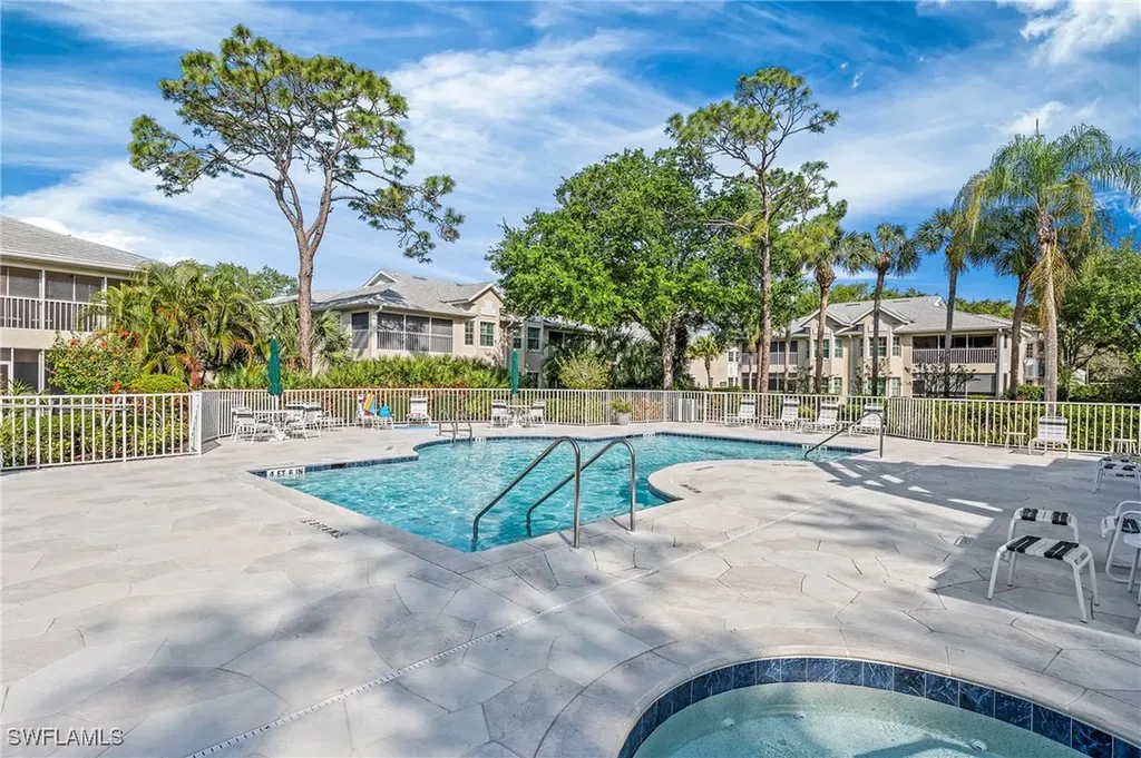 2852 Aintree Lane Naples FL 34112