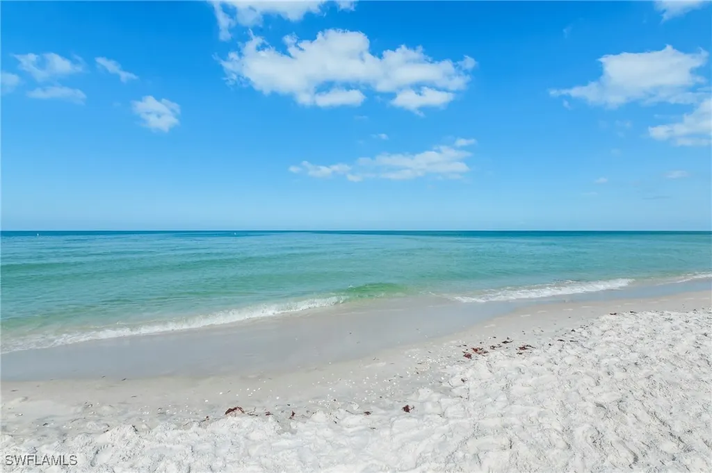 2852 Aintree Lane Naples FL 34112