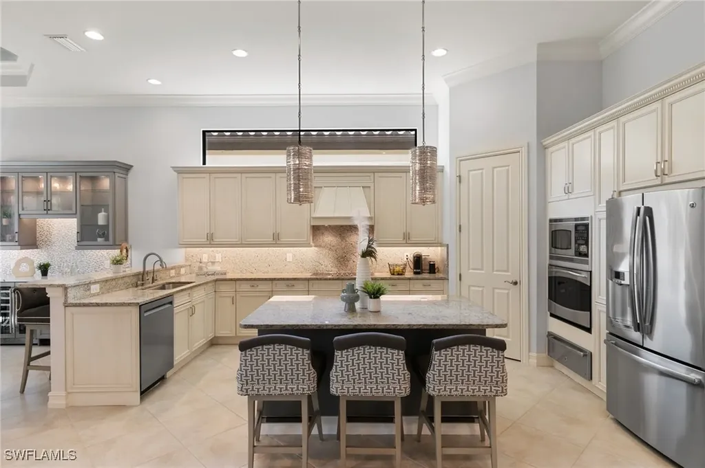 7529 Lantana Circle Naples FL 34119