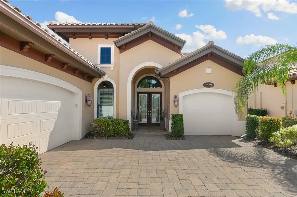 7529 Lantana Circle Naples FL 34119