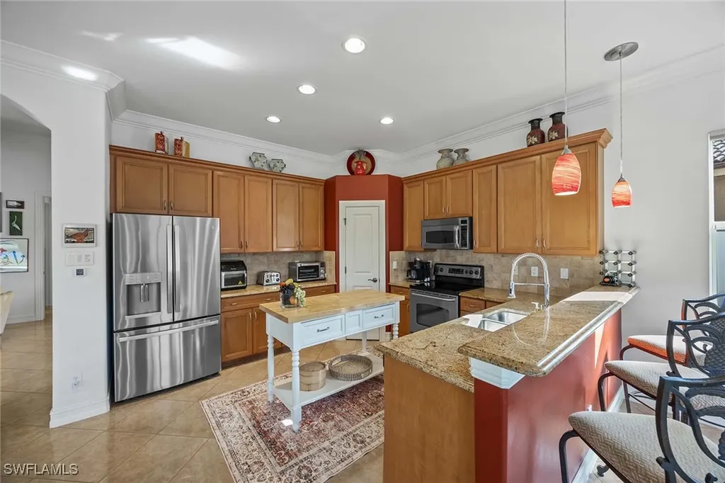 6145 Dogleg Drive Naples FL 34113