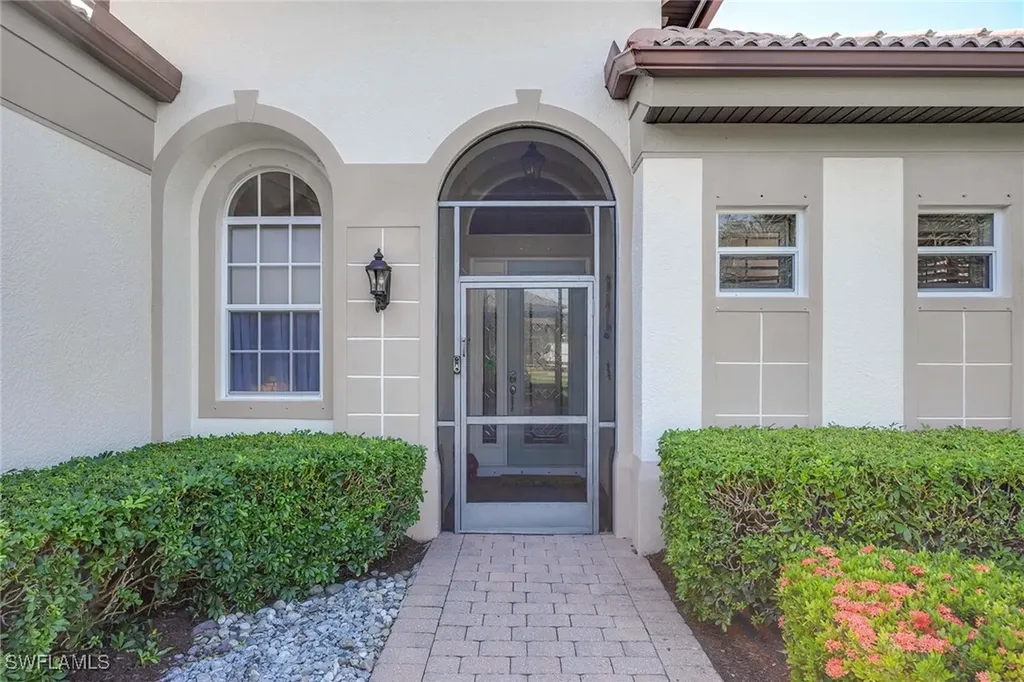 6145 Dogleg Drive Naples FL 34113