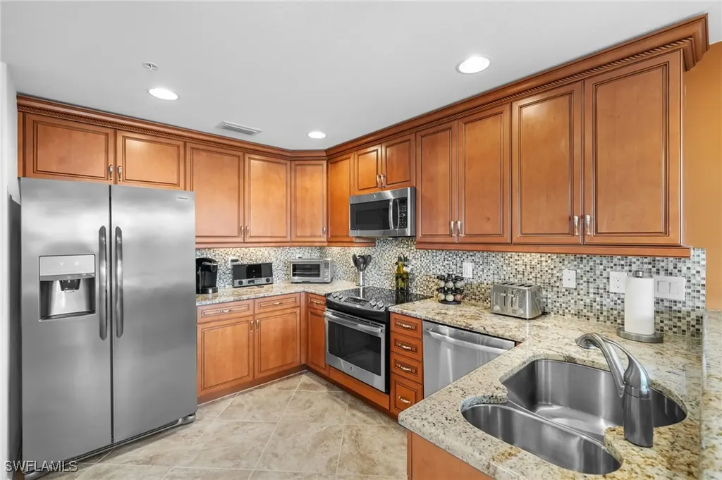 6652 Alden Woods Circle Naples FL 34113