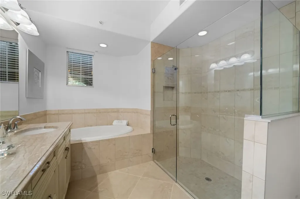 6652 Alden Woods Circle Naples FL 34113