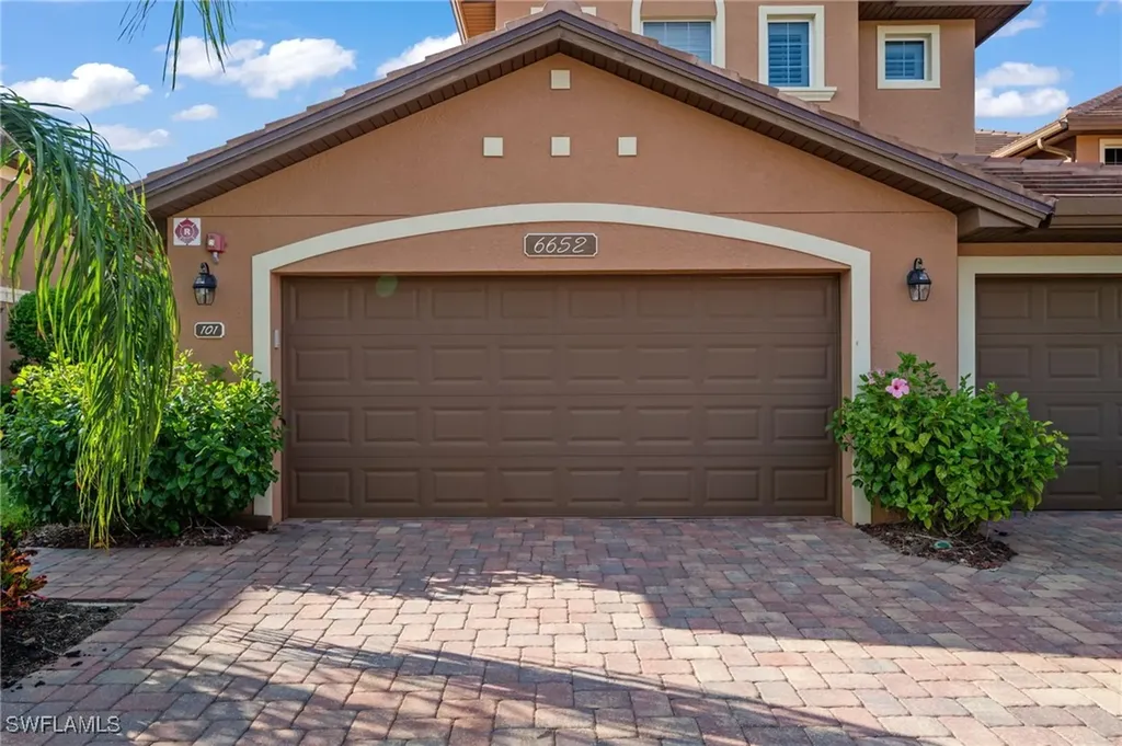 6652 Alden Woods Circle Naples FL 34113