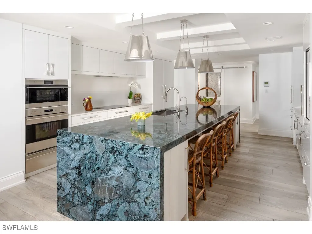 370 11th Avenue S Naples FL 34102