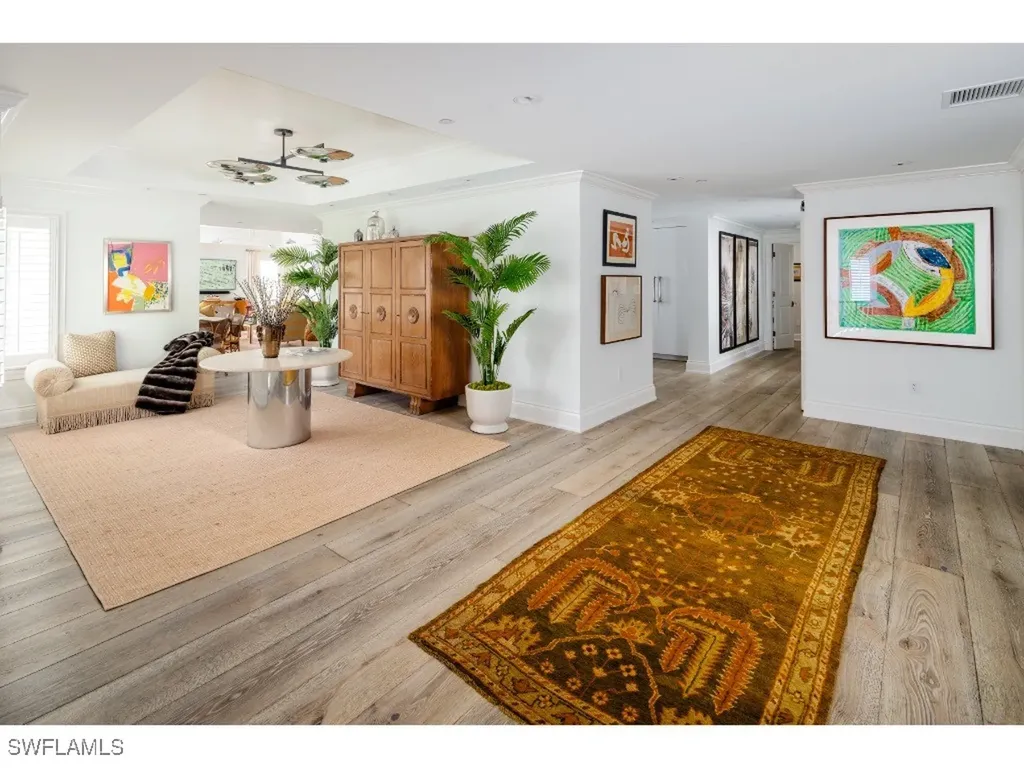 370 11th Avenue S Naples FL 34102