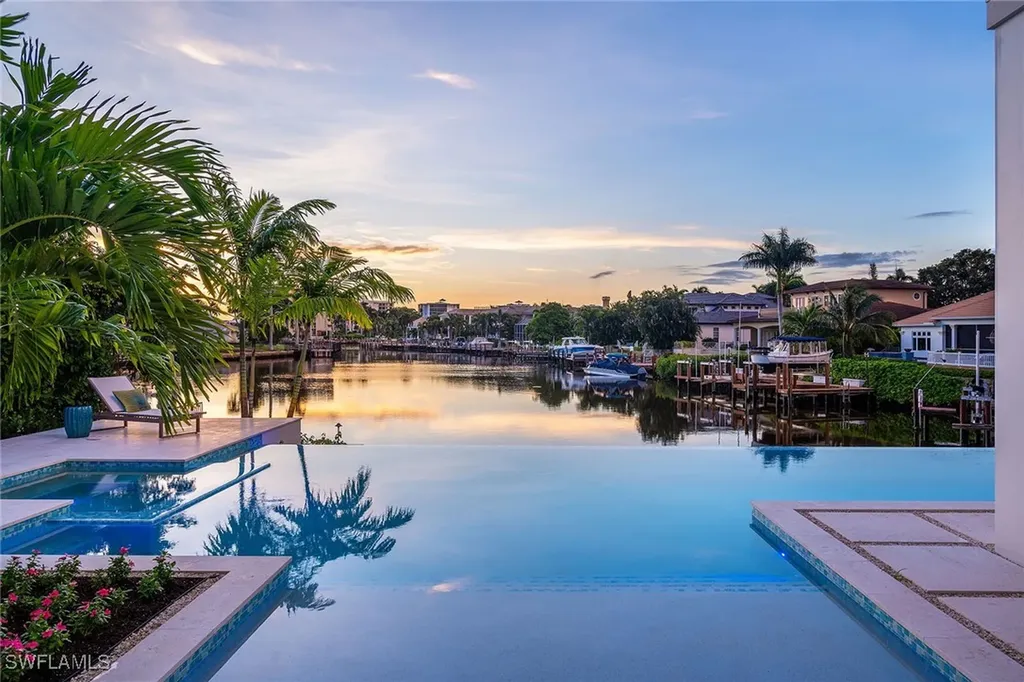 371 Hawser Lane Naples FL 34102