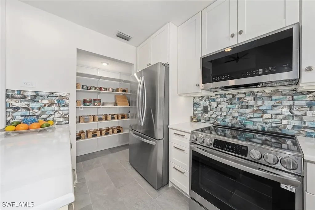 218 Daniel Drive Sanibel FL 33957