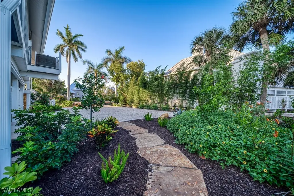 218 Daniel Drive Sanibel FL 33957