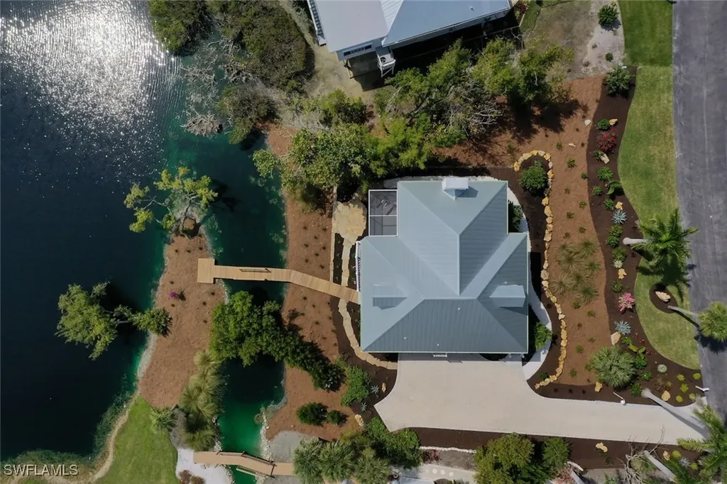 218 Daniel Drive Sanibel FL 33957