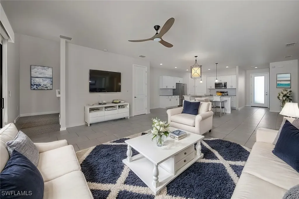 13010 Pembroke Drive Naples FL 34105