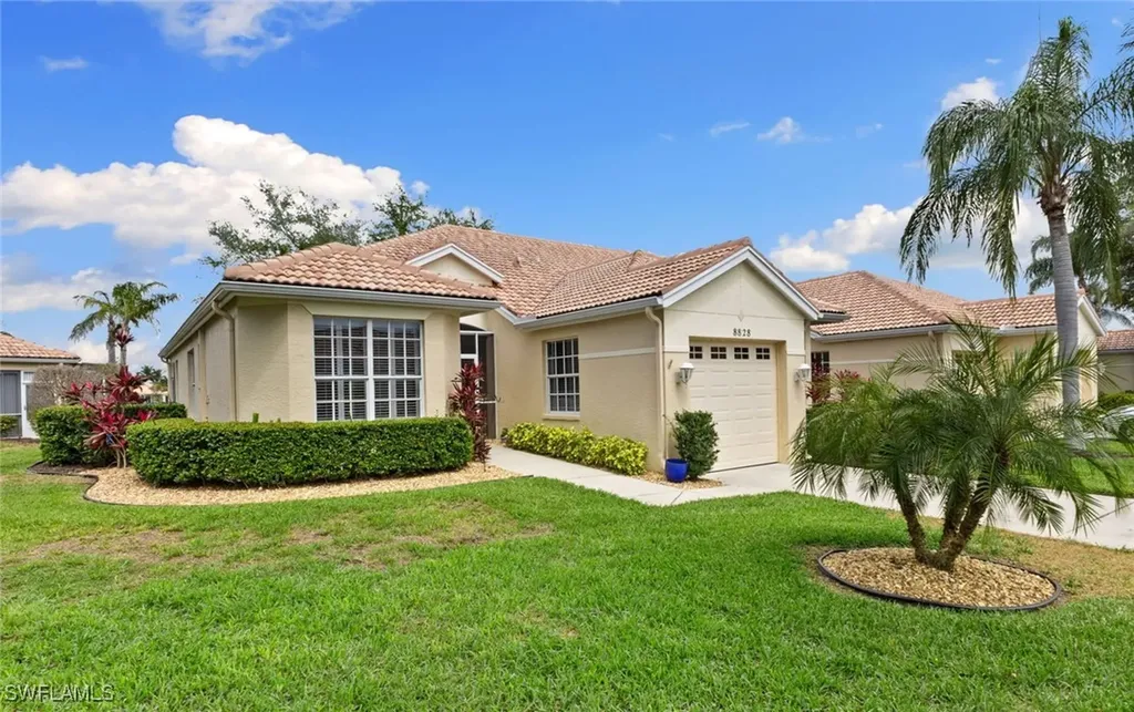 Fort Myers FL, 8828 E Bay Circle
