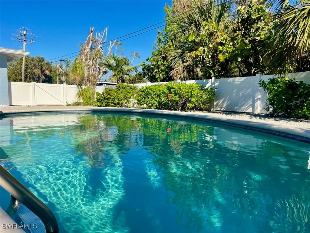 690 Purdy Drive Sanibel FL 33957