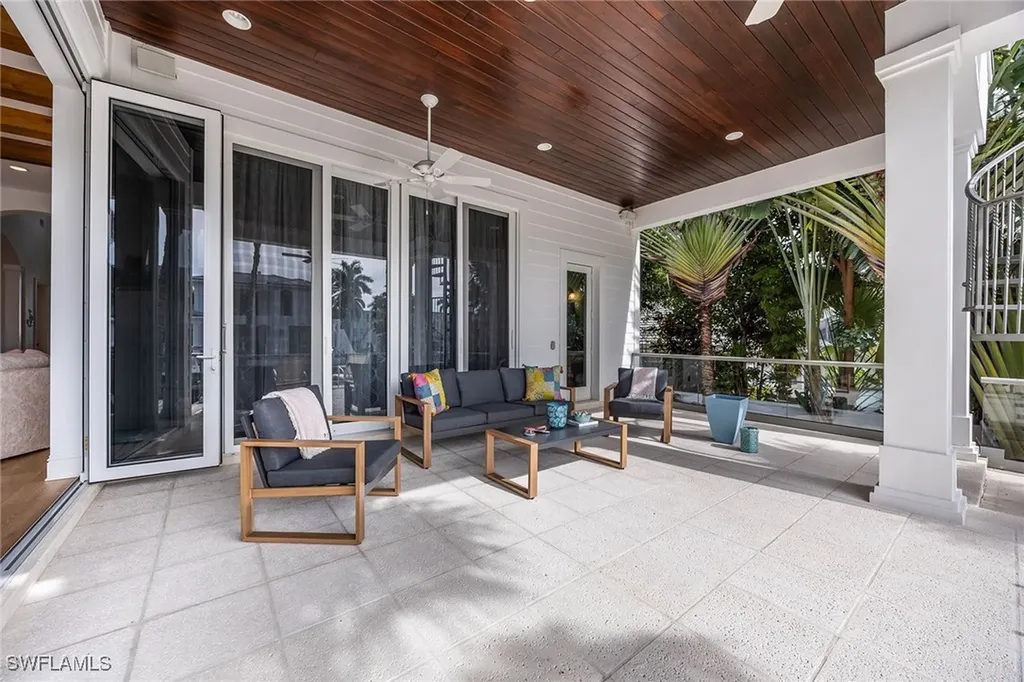 636 14th Avenue S Naples FL 34102