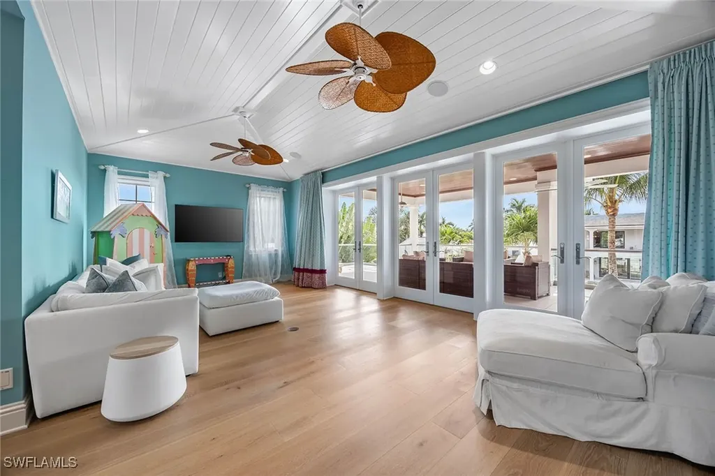 636 14th Avenue S Naples FL 34102