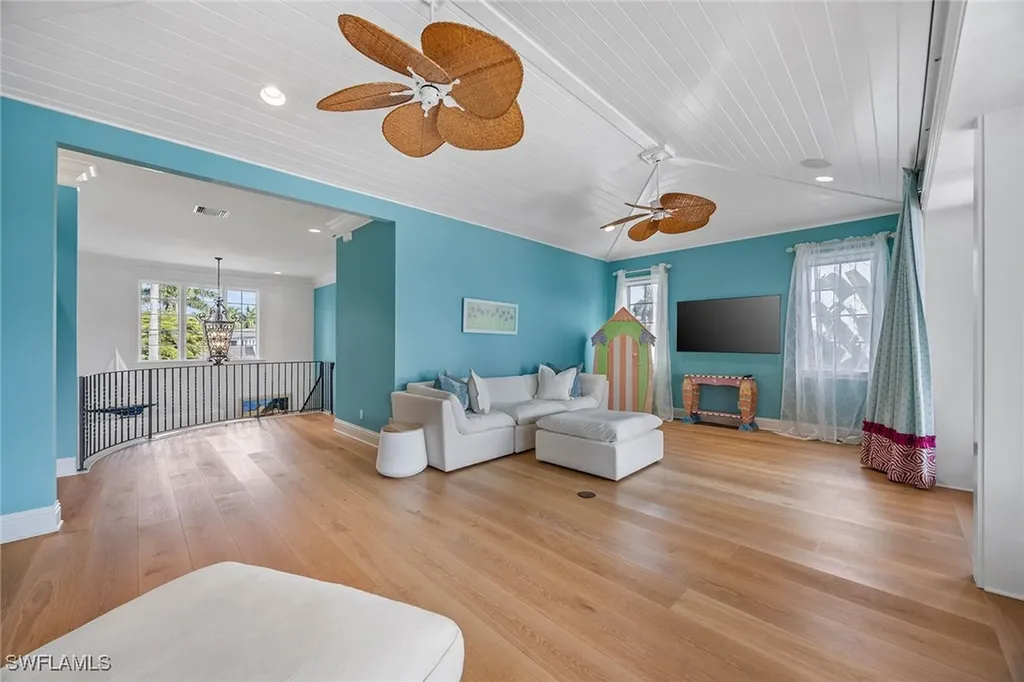 636 14th Avenue S Naples FL 34102