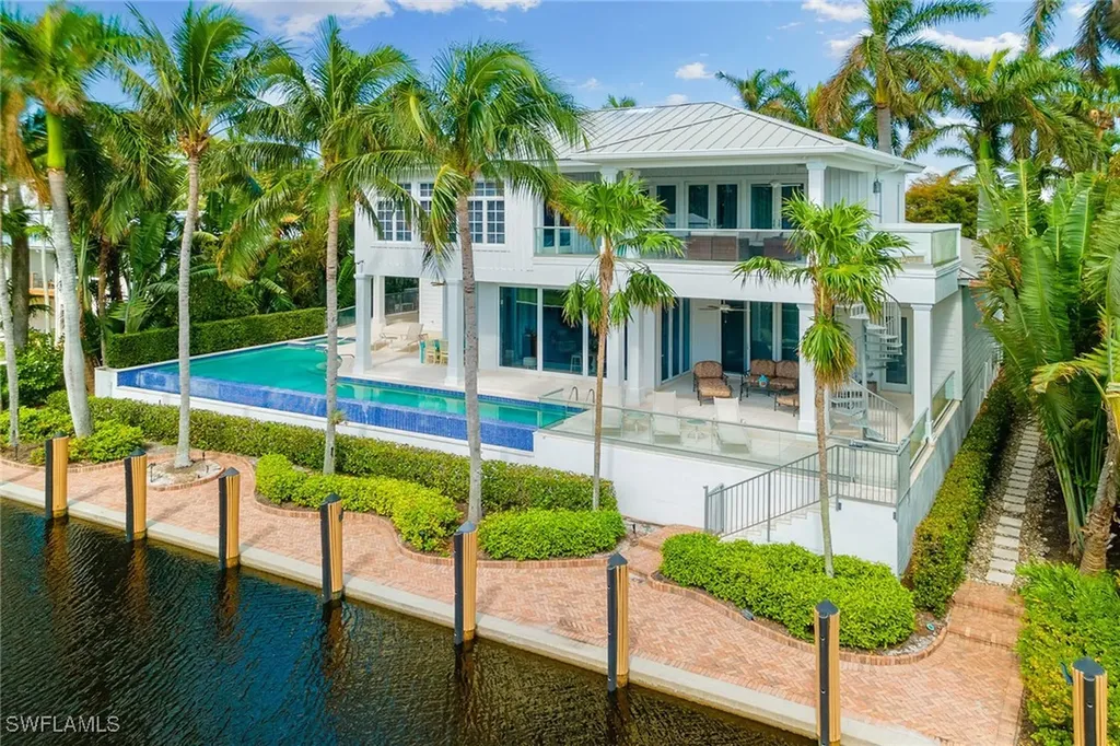 636 14th Avenue S Naples FL 34102