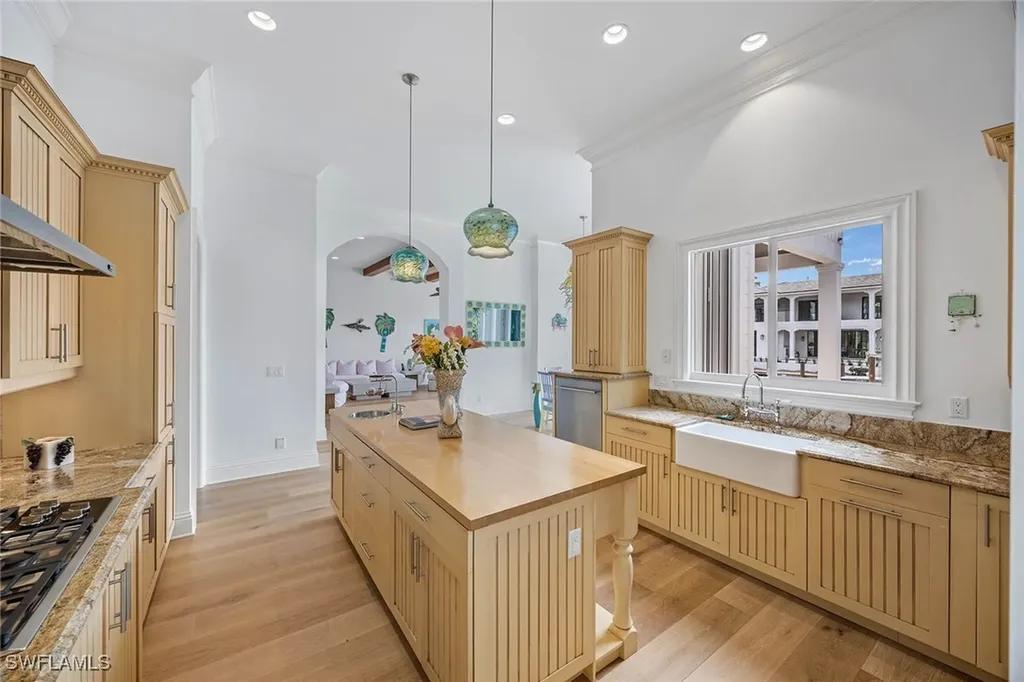 636 14th Avenue S Naples FL 34102