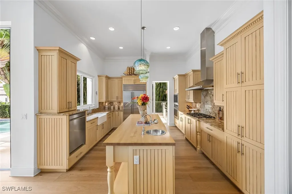 636 14th Avenue S Naples FL 34102