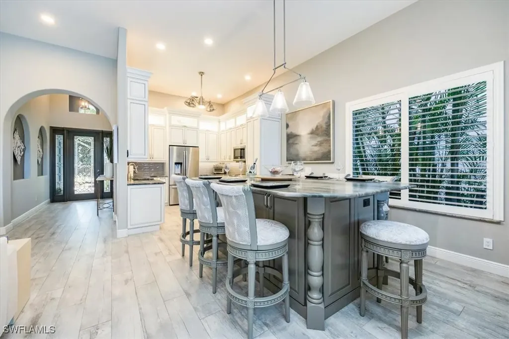 4072 Kensington High Street Naples FL 34105