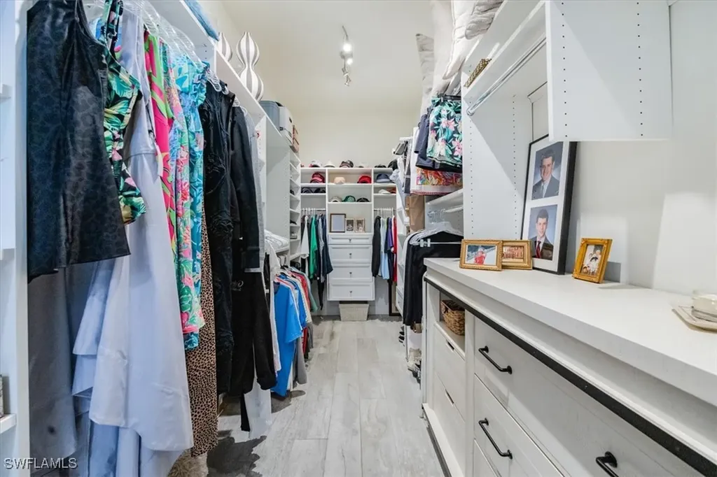 4072 Kensington High Street Naples FL 34105