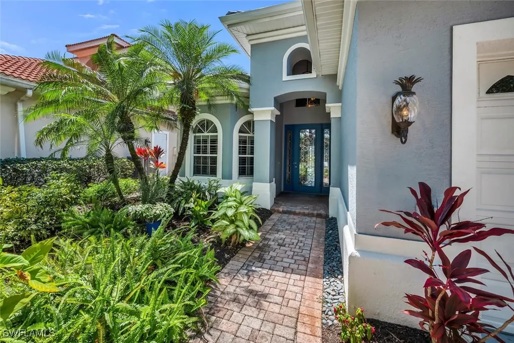 4072 Kensington High Street Naples FL 34105