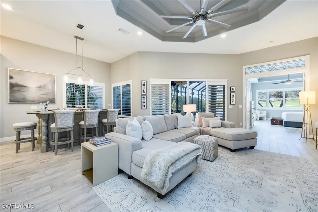 4072 Kensington High Street Naples FL 34105