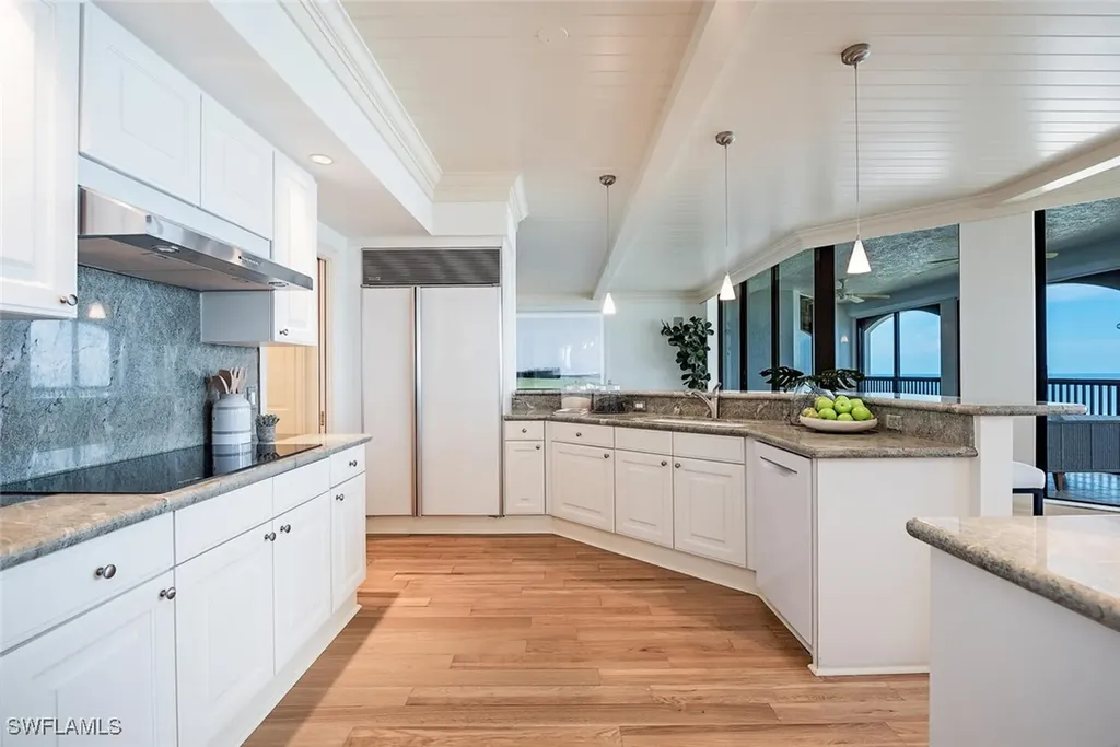 8171 Bay Colony Drive Naples FL 34108