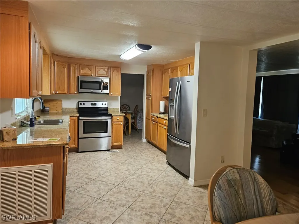 859 Manatee Road Naples FL 34114