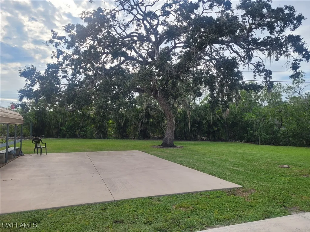 859 Manatee Road Naples FL 34114
