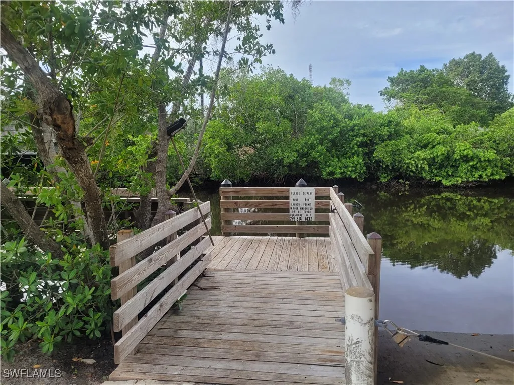859 Manatee Road Naples FL 34114