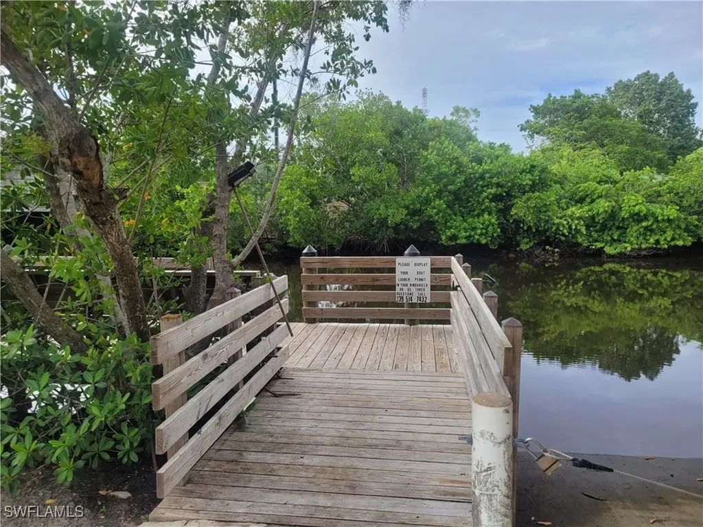 859 Manatee Road Naples FL 34114