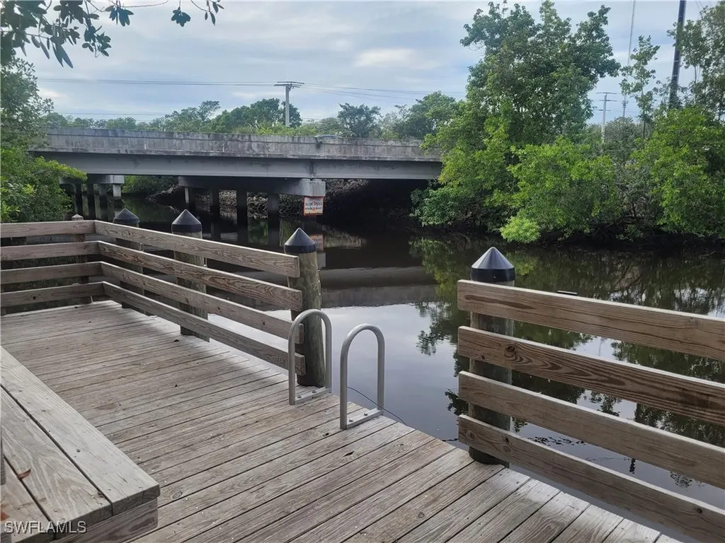 859 Manatee Road Naples FL 34114