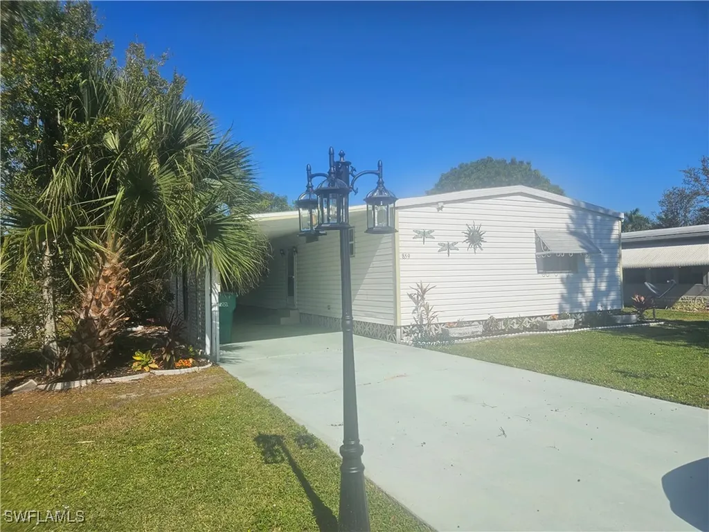 859 Manatee Road Naples FL 34114