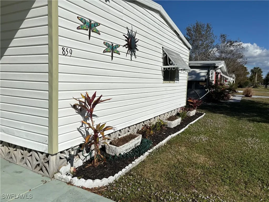 859 Manatee Road Naples FL 34114