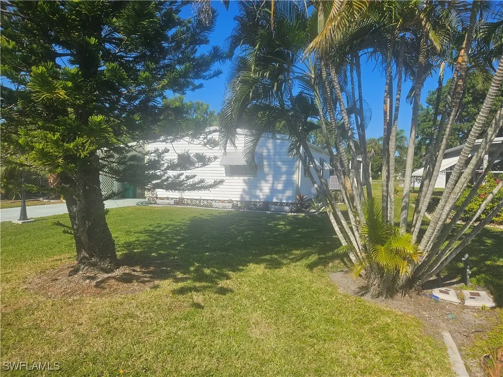 859 Manatee Road Naples FL 34114