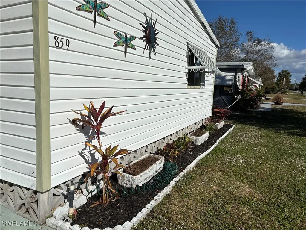 859 Manatee Road Naples FL 34114