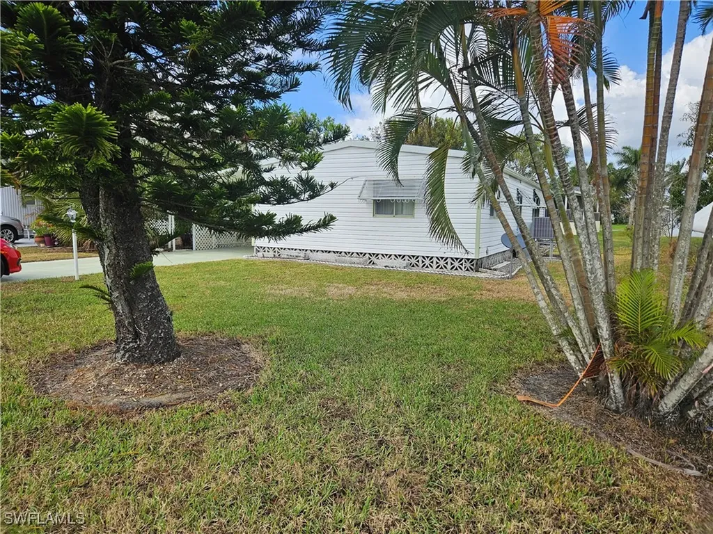 859 Manatee Road Naples FL 34114