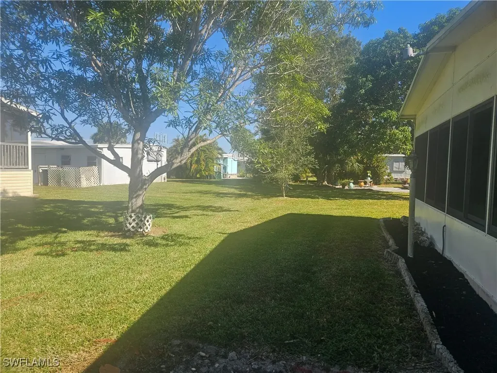 859 Manatee Road Naples FL 34114