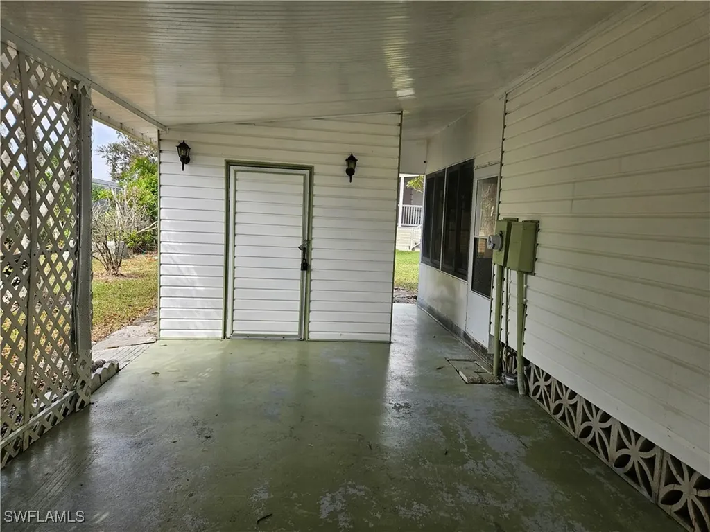 859 Manatee Road Naples FL 34114