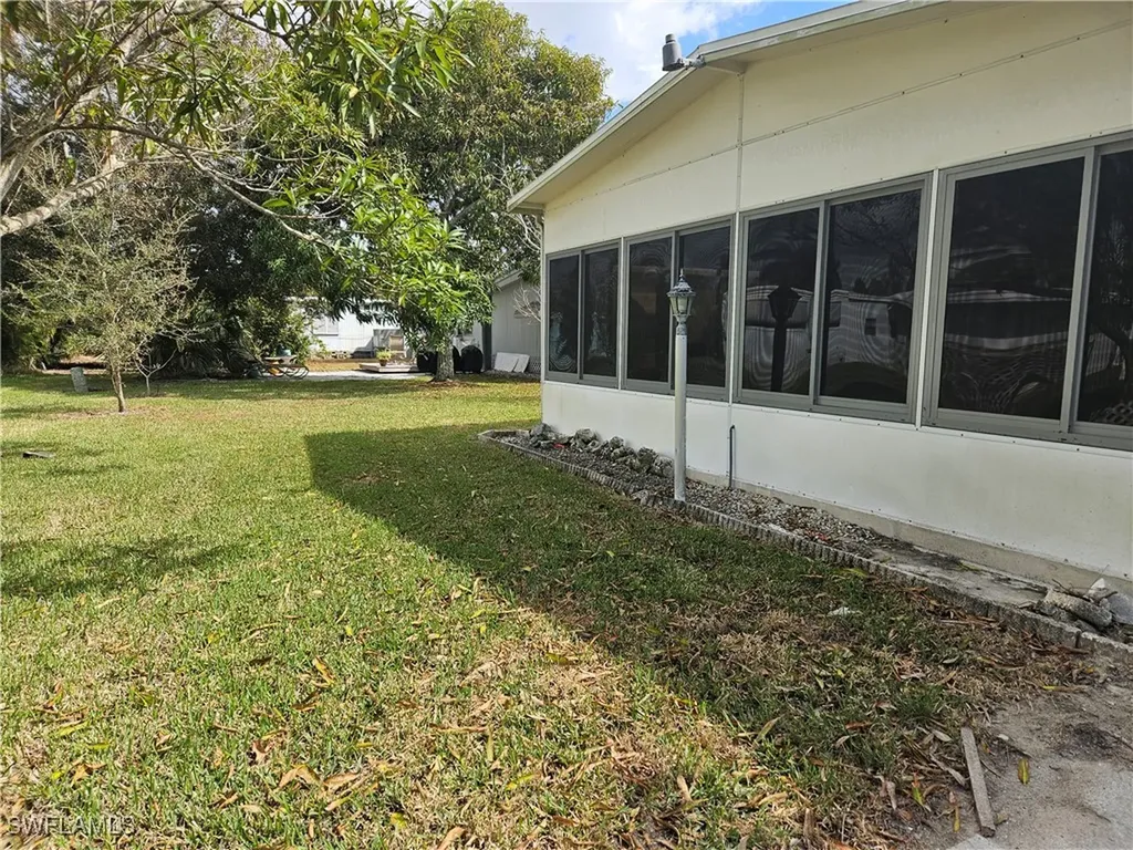 859 Manatee Road Naples FL 34114