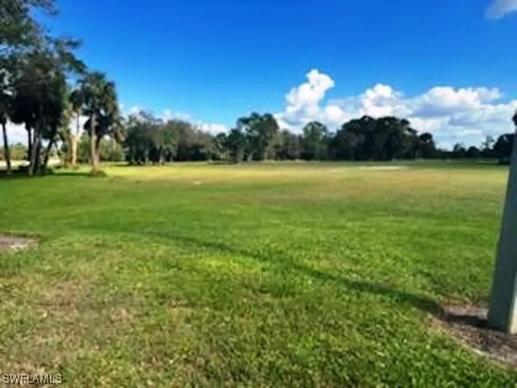 Tamiami Trail E Naples FL 34114